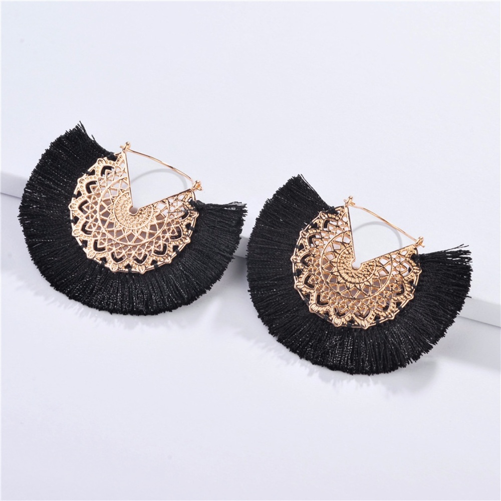 Tassel hoop earrings - Picture 4 of 7